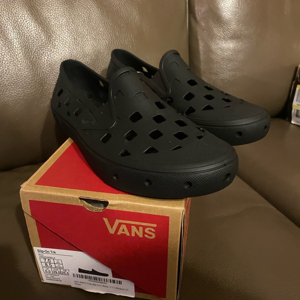 Vans mens Vans Slip on Trek, MENS 7/WMNS 8.5